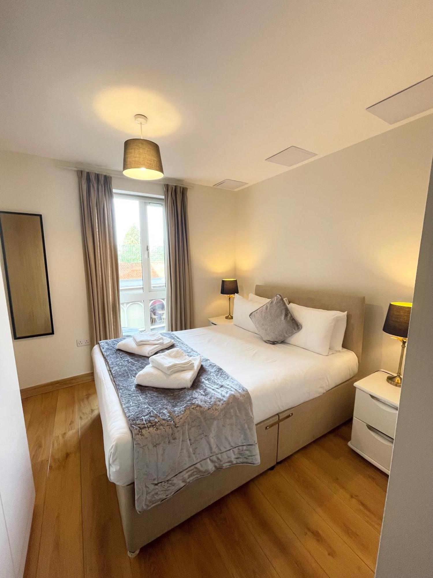 Blue Sky Apartments@Guildford Town Centre Zewnętrze zdjęcie
